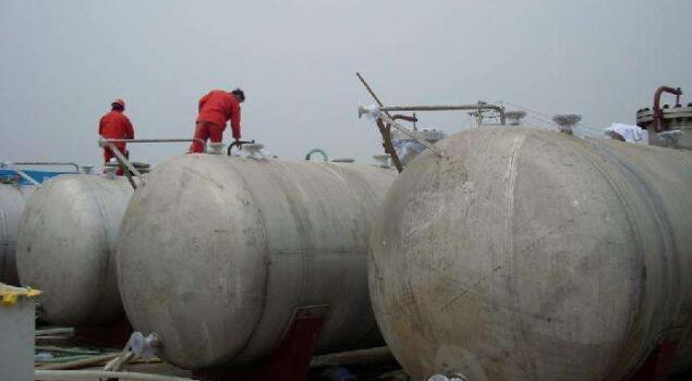 專業(yè)蒸汽清洗油罐車