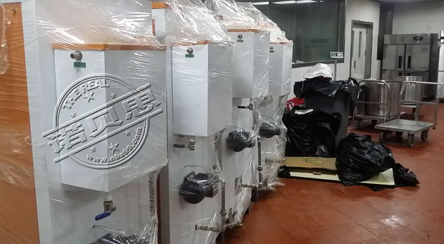 使用蒸汽發(fā)生器清洗油污